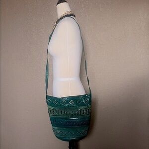 Elegant Vintage Rayne Embellished Shoulder Bag